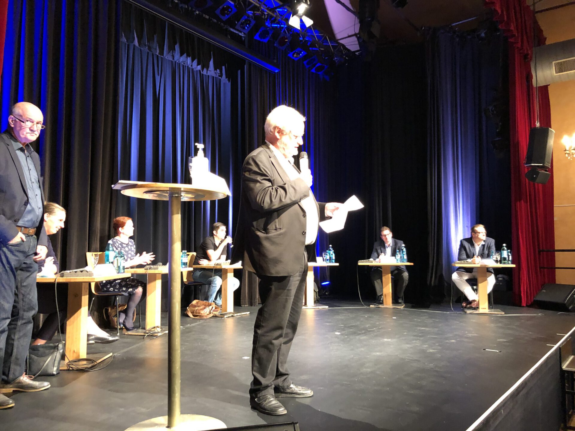 Diakonie_Chef Ulrich Hamacher begrüßt die Gäste_1050